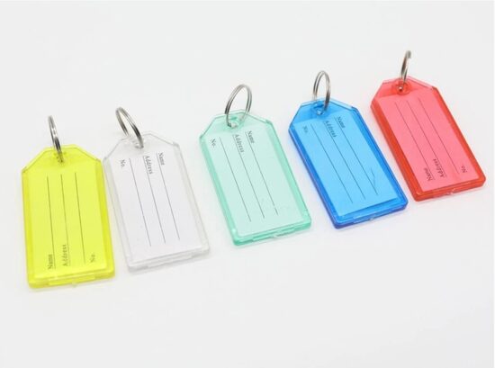 Dažādu krāsu plastmasas atslēgu piekariņš 20 gab