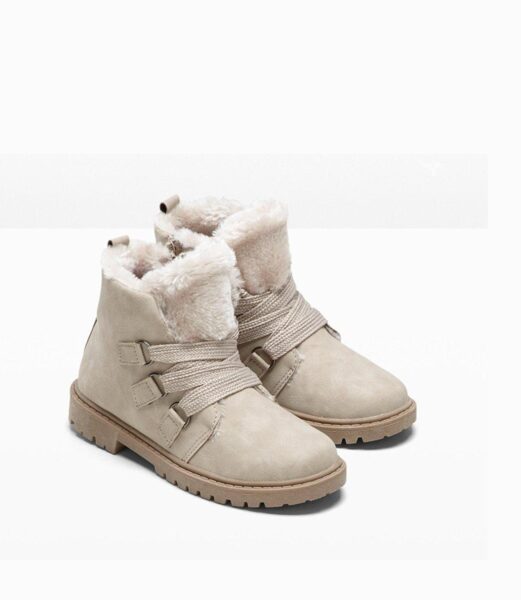 Children's boots, beige color