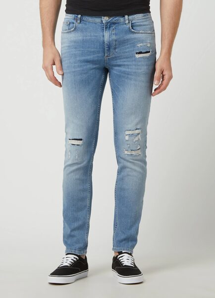 Review blue jeans with tears, size W31, L32