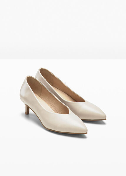 Shoes, beige color