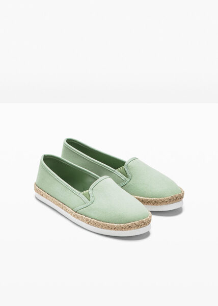 Casual shoes in sporty style, green color